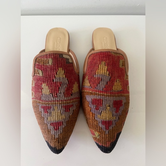 CEDAR OLIVET ORIENTALS Handmade Woven Wool Carpet Mules Shoes, 39/ US 8 - Picture 1 of 6